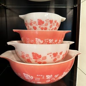 Vintage Dishes (Pyrex/Corningware)